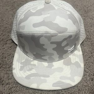 Melin Trenches Snow Camo - Size Small